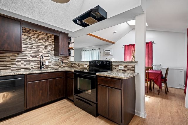 98 Eastern Ave 403, Worcester, MA 01605