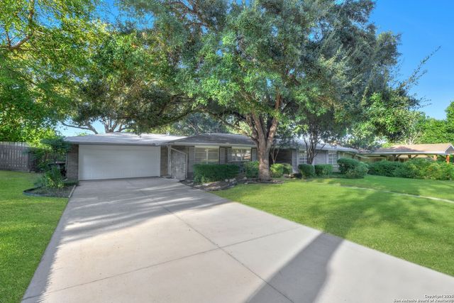 127 Meadowood Lane, San Antonio, TX 78216