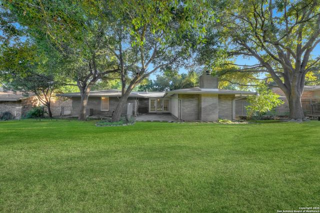 127 Meadowood Lane, San Antonio, TX 78216