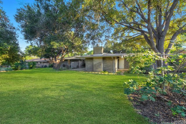 127 Meadowood Lane, San Antonio, TX 78216