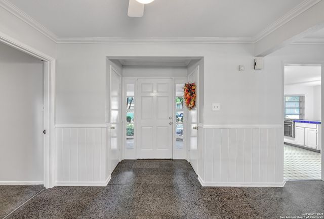 127 Meadowood Lane, San Antonio, TX 78216