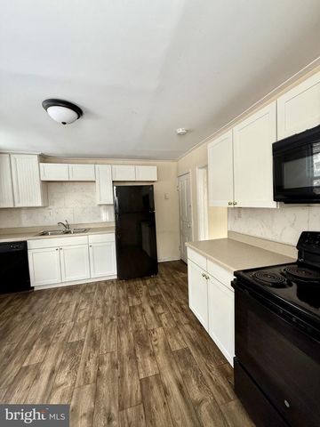 200-202 BUCKLEY ST, Minersville, PA 17954