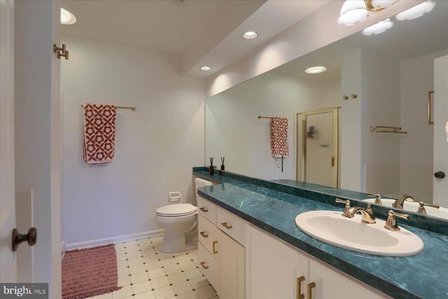 19 STERLING CT, Hershey, PA 17033