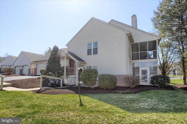 19 STERLING CT, Hershey, PA 17033