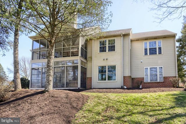 19 STERLING CT, Hershey, PA 17033
