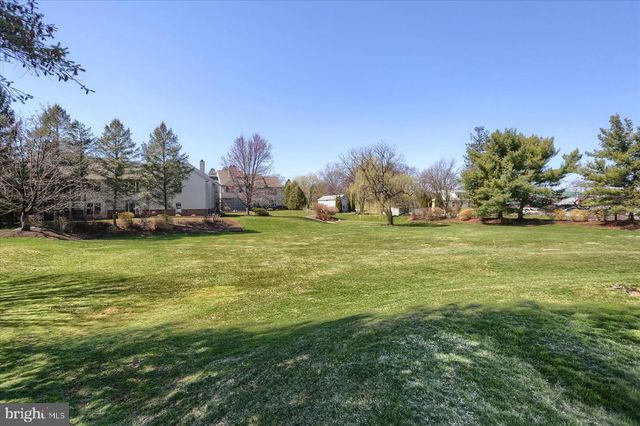 19 STERLING CT, Hershey, PA 17033