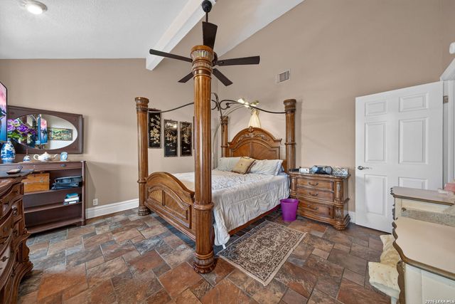 5850 SPRING VILLAGE ST, San Antonio, TX 78247