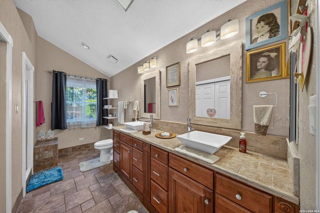 5850 SPRING VILLAGE ST, San Antonio, TX 78247