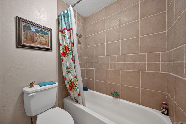 5850 SPRING VILLAGE ST, San Antonio, TX 78247
