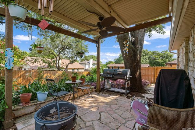 5850 SPRING VILLAGE ST, San Antonio, TX 78247