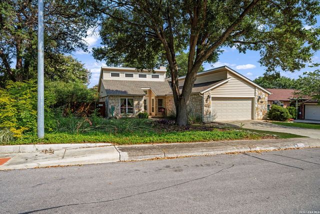 5850 SPRING VILLAGE ST, San Antonio, TX 78247