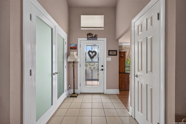 5850 SPRING VILLAGE ST, San Antonio, TX 78247