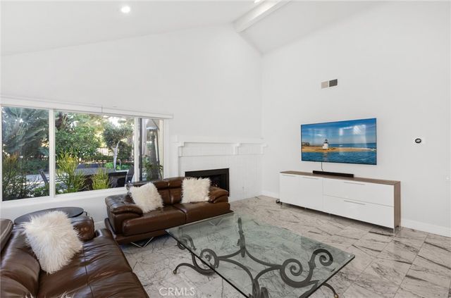 41 Hillgrass, Irvine, CA 92603