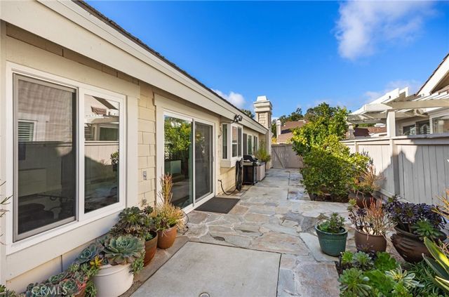 41 Hillgrass, Irvine, CA 92603