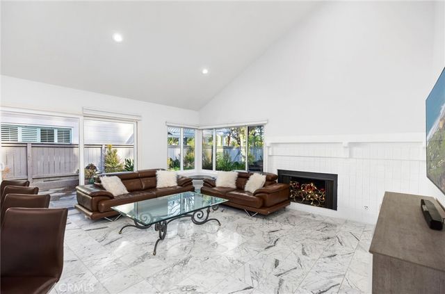 41 Hillgrass, Irvine, CA 92603