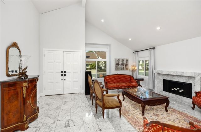 41 Hillgrass, Irvine, CA 92603