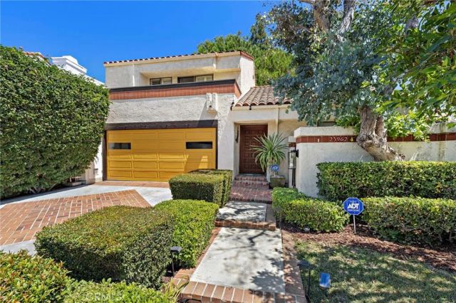 25962 Ernestine Court, Laguna Hills, CA 92653