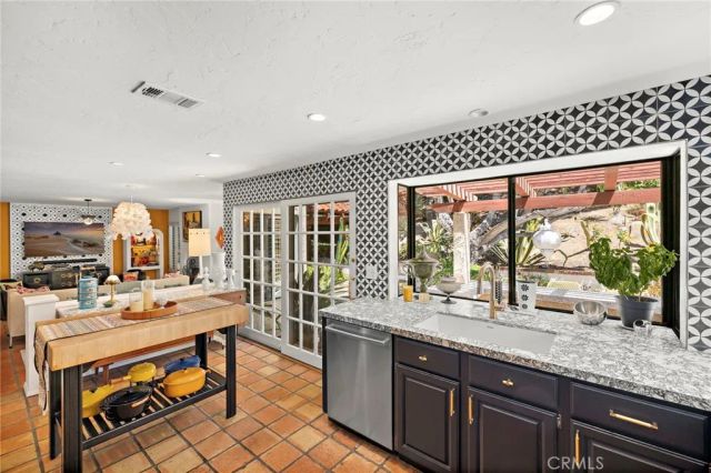 25962 Ernestine Court, Laguna Hills, CA 92653