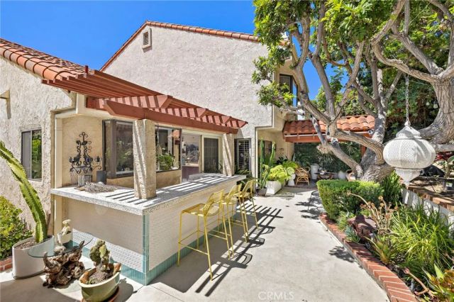 25962 Ernestine Court, Laguna Hills, CA 92653