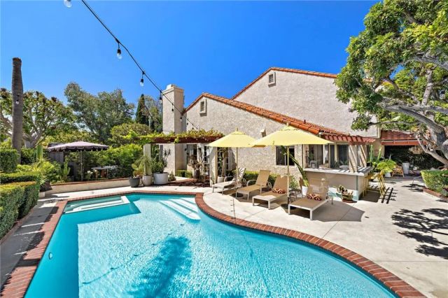 25962 Ernestine Court, Laguna Hills, CA 92653