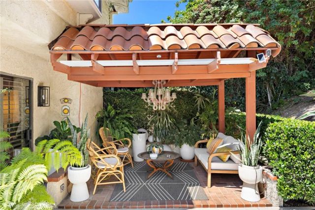 25962 Ernestine Court, Laguna Hills, CA 92653