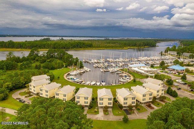 1306 Barkentine Drive, New Bern, NC 28560