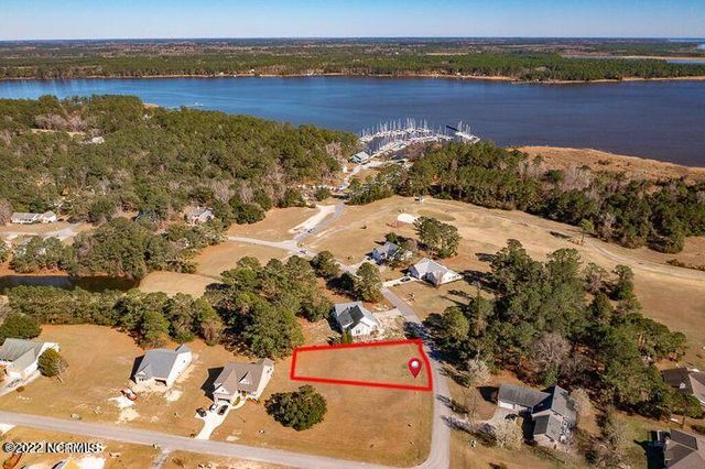 1306 Barkentine Drive, New Bern, NC 28560