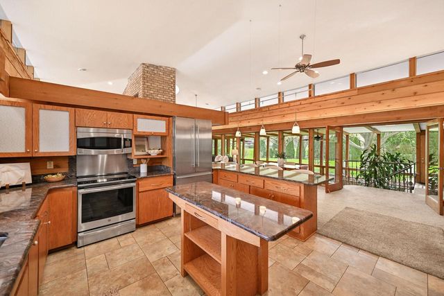 2115 Underwood PARKWAY, Elm Grove, WI 53122