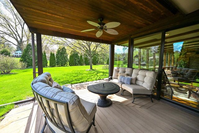 2115 Underwood PARKWAY, Elm Grove, WI 53122