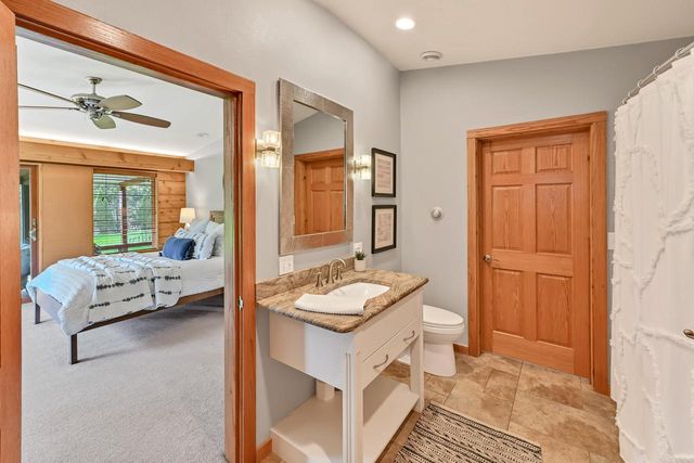 2115 Underwood PARKWAY, Elm Grove, WI 53122