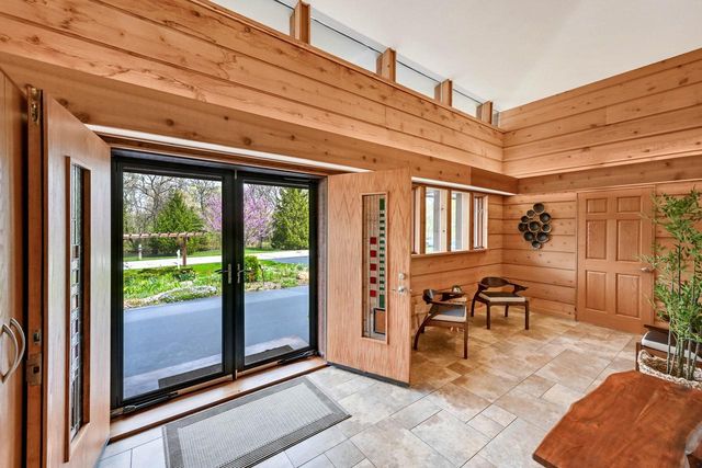 2115 Underwood PARKWAY, Elm Grove, WI 53122