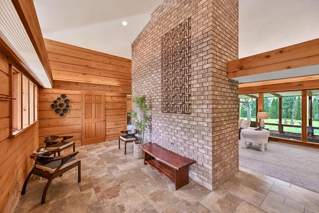 2115 Underwood PARKWAY, Elm Grove, WI 53122