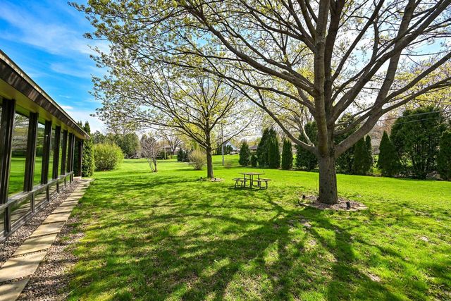 2115 Underwood PARKWAY, Elm Grove, WI 53122