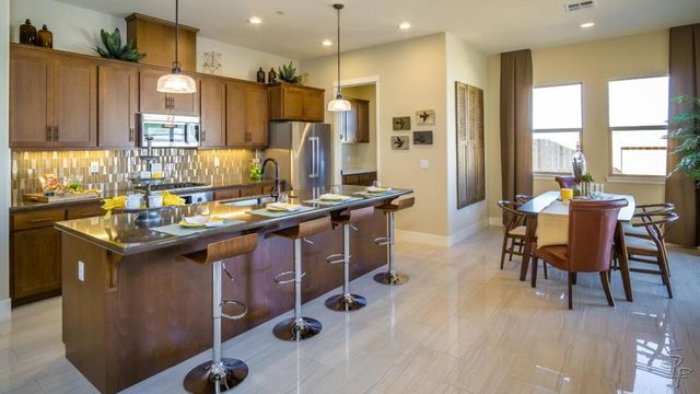 864 Carmelina Court 16-6, Hollister, CA 95023