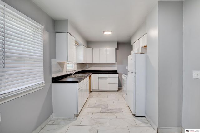 4822 Grand Avenue, Omaha, NE 68104