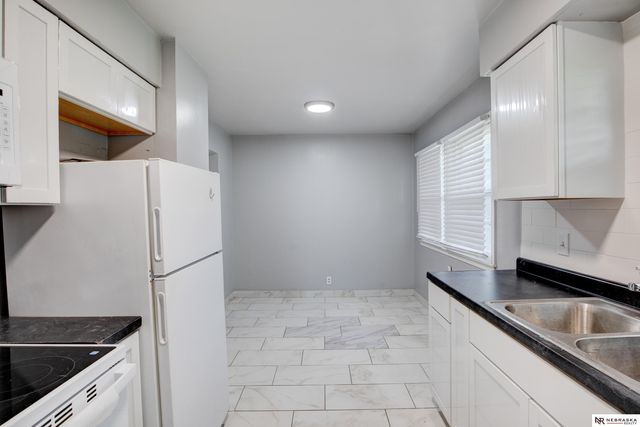 4822 Grand Avenue, Omaha, NE 68104