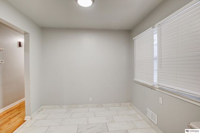 4822 Grand Avenue, Omaha, NE 68104