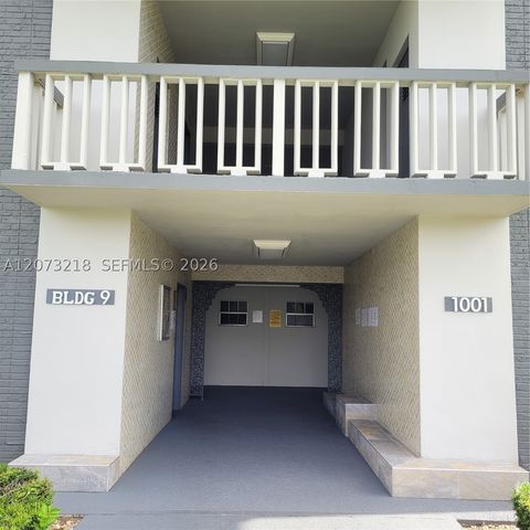151 SW 134th Way 212N, Pembroke Pines, FL 33027