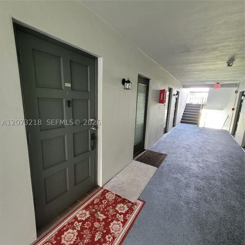 151 SW 134th Way 212N, Pembroke Pines, FL 33027