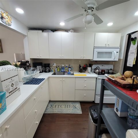 151 SW 134th Way 212N, Pembroke Pines, FL 33027