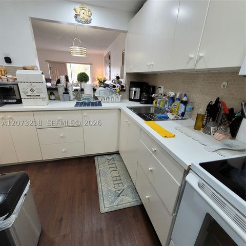 151 SW 134th Way 212N, Pembroke Pines, FL 33027