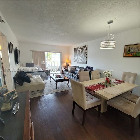 151 SW 134th Way 212N, Pembroke Pines, FL 33027
