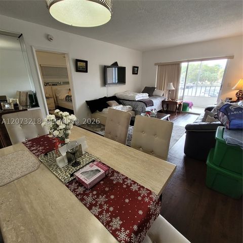 151 SW 134th Way 212N, Pembroke Pines, FL 33027