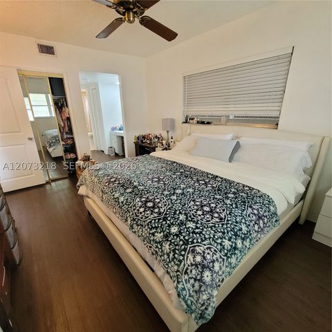 151 SW 134th Way 212N, Pembroke Pines, FL 33027