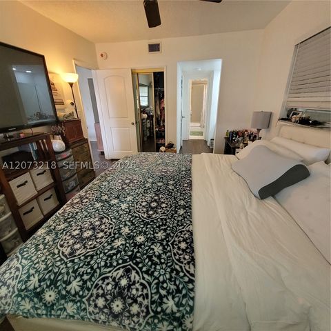 151 SW 134th Way 212N, Pembroke Pines, FL 33027