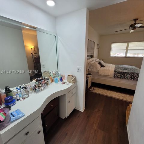 151 SW 134th Way 212N, Pembroke Pines, FL 33027
