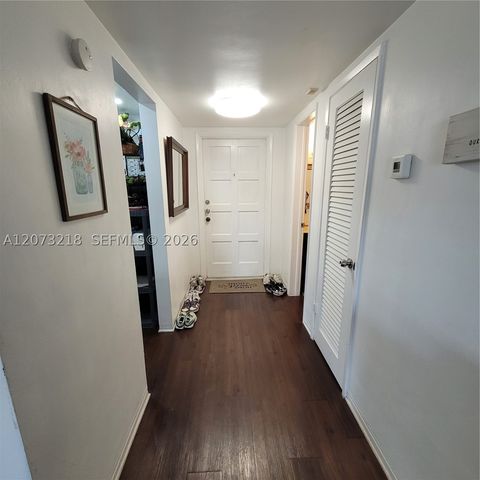 151 SW 134th Way 212N, Pembroke Pines, FL 33027