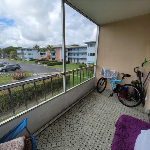 151 SW 134th Way 212N, Pembroke Pines, FL 33027