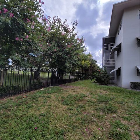 151 SW 134th Way 212N, Pembroke Pines, FL 33027