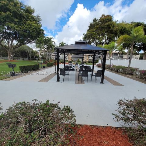 151 SW 134th Way 212N, Pembroke Pines, FL 33027
